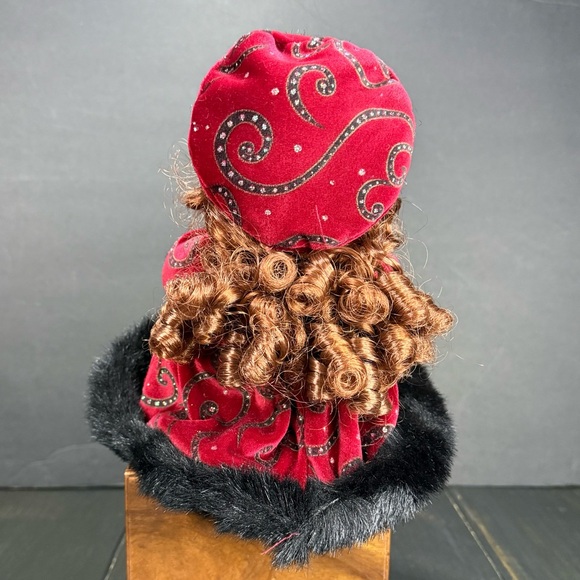 Collectors Choice PAIGE Windup Musical Porcelain Doll DanDee - Picture 10 of 16